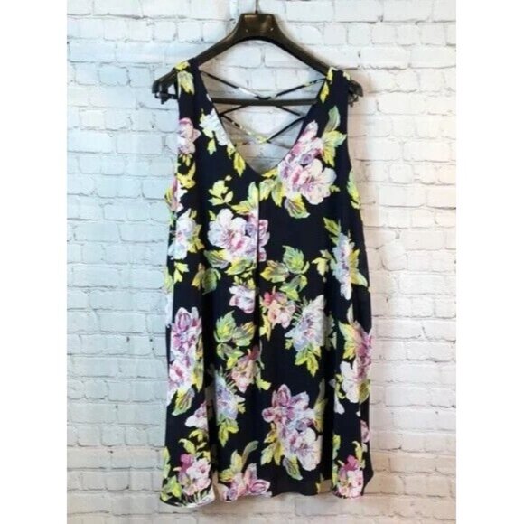 NWT Soprano Short Dress Navy Blue Floral Strap Back 1X Large - Picture 1 of 4
